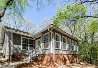 Secluded 5 Bed Cottage on Lake Texoma, Pet Friendly