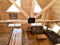 Stay on Kingdom Trails in a four bedroom cabin! Hotels in Burke