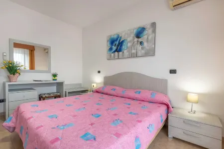 New Flat for 6 Guests Near Alghero Beach Отели рядом с достопримечательностью «Nuraghe di Palmavera»