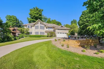 Luxury 7BR multifamily on Lake Michigan, Pool & Spa, New Kitchen and Mudroom! Hotels near Van Buren State Park