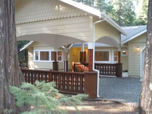 Beautiful Custom Home near Lake McCumber & Mt Lassen