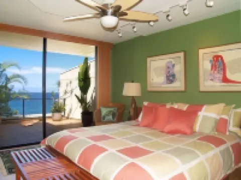 Puu Poa - Magnificent Oceanfront Condo