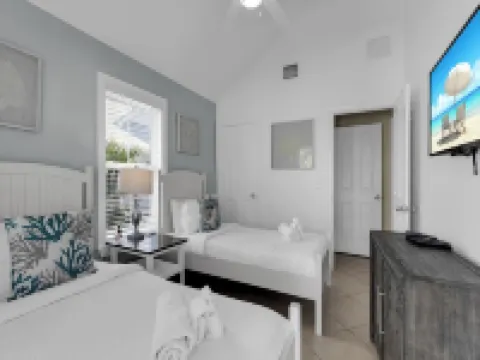 Coral Lagoon~Discounted Fall Rates ~Please Read Description~ Slip Included