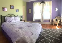 Applebrook Historic New England Home with Mountain Views, 2 Acres, Must See! Hotels near Muddy Paw Sled Dog Kennel