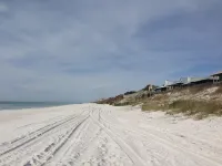Sea's the Way - Seacrest beach’s premier place to stay. EV charging available