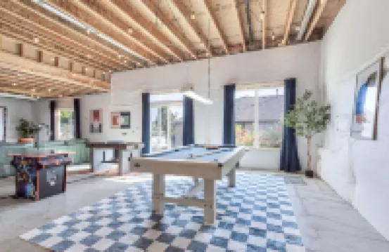 Centrally Located 5BD - Games, BBQ & Firepit Patio Hotels in Castle Rock