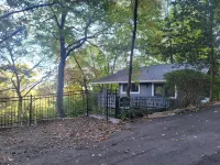 Come to Asheville! NEWLY REMODELED & Only 4 Mins to DT AVL, Dog Friendly, FP