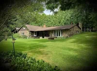 Stonewall cottage Ridgecrest Park附近的飯店