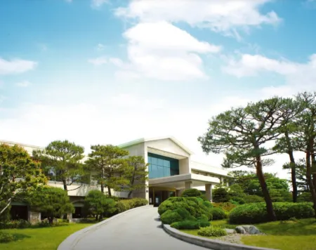 Hotel Yeongil Area (Pohang) Отели рядом с достопримечательностью «Пхоханский университет науки и технологии»