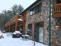 Luxury Waterfront Lake Minocqua 2 Story Rustic Townhome 3bd garage Hotels in Minocqua