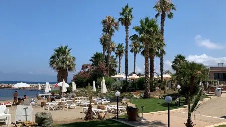 Palm Beach Club Hotel