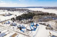 Spacious and Modern Townhome in Superior - Near Duluth - Dog Friendly