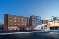 Fairfield Inn & Suites Detroit Taylor فنادق في Southgate