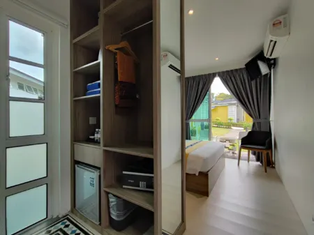 Solesor Kampong Beach Resort Отели в г. Si Rusa