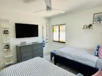 WELCOME- MARCO ISLAND BEACH LIFEISGOOD STYLISH HOME! FOOD, FUN, SUN & MEMORIES!