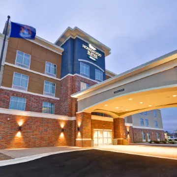 Homewood Suites by Hilton Warren Detroit