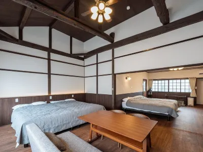 Wannyan Resort KURAYOSHI Bettei Aoimachi Hotels in Kotoura
