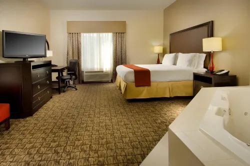 Holiday Inn Express & Suites Alexandria - Fort Belvoir Hotels in Belle Haven