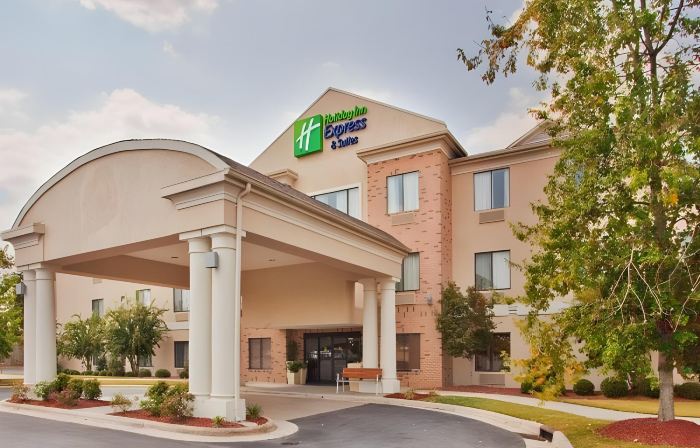 Holiday Inn Express & Suites KINSTON by IHG