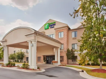 Holiday Inn Express & Suites KINSTON by IHG