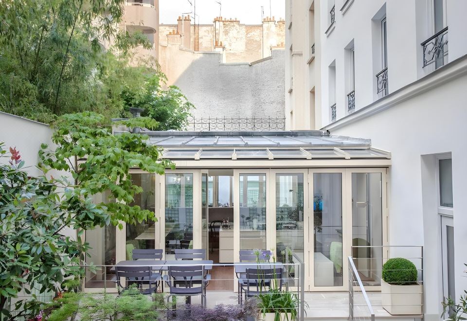 파리 호텔 외관