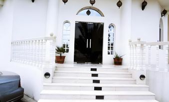 Al Ferdous Hotel Apartments