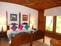 Sukoon Houseboat Dal Lake