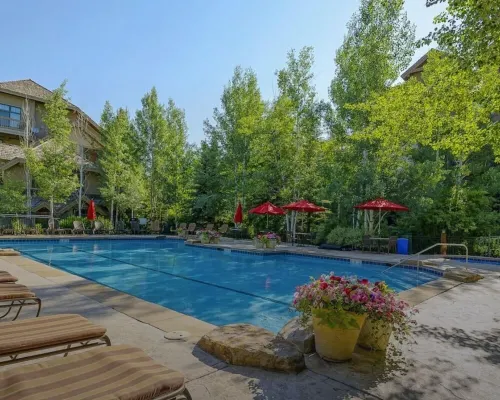 3 Bedroom Condo Just Steps From Arrowhead Lift Hotels in Edwards