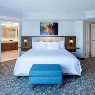 Embassy Suites by Hilton Portland Airport Rooms
