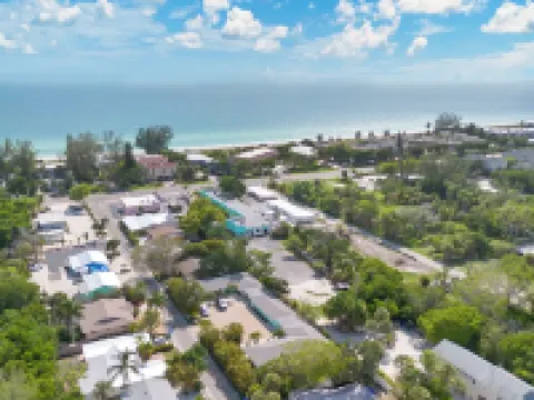 Turtle Walk - Walk to Gorgeous Beach! WALK to 12 different Restaurants! Hoteles en Longboat Key