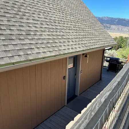 Quaint loft with spectacular views of the Gallatin Mountains