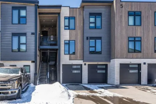 Luxury NEW SKI 2 bdroom Condo on the River