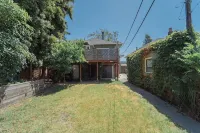 2336B - Lovely Backyard Studio near UC Berkeley 鄰近Berkeley Floor Cafe的酒店