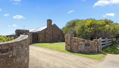 Tuscan style ocean beach escape on the Peninsula