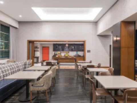 Hampton Inn & Suites Fort Wayne Downtown Hotels in Fort wayne