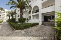 Be my Guest Flat with Pool Acess Hotel di Porches