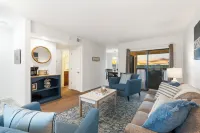 Lakefront Oasis Amazing Views! Hotels in Ruth B City Township