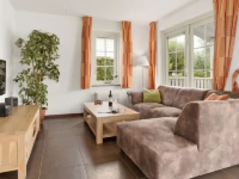 Bungalow in South Holland With Private Jetty Hotels in Simonshaven