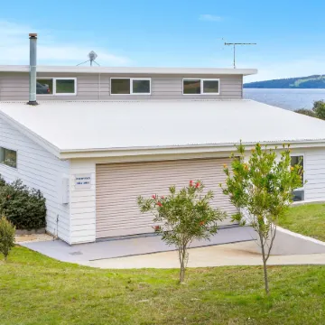 Manfield Seaside Bruny Island