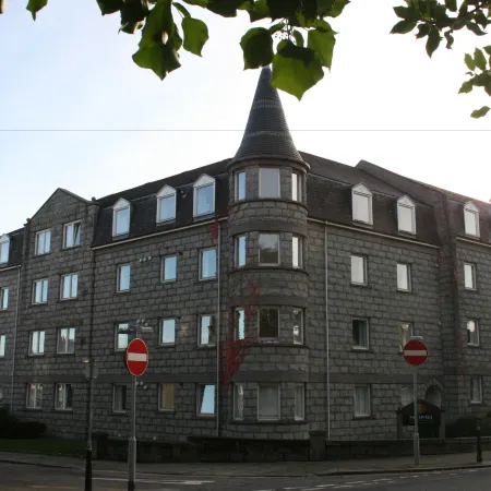 The Spires Serviced Apartments Aberdeen Отели рядом с достопримечательностью «Ботанический сад Johnston Gardens»
