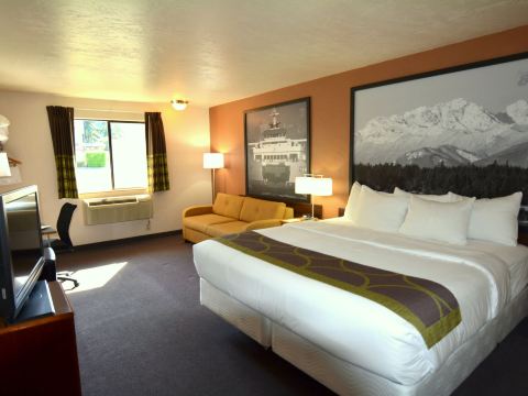 Super 8 by Wyndham Port Angeles at Olympic National Park