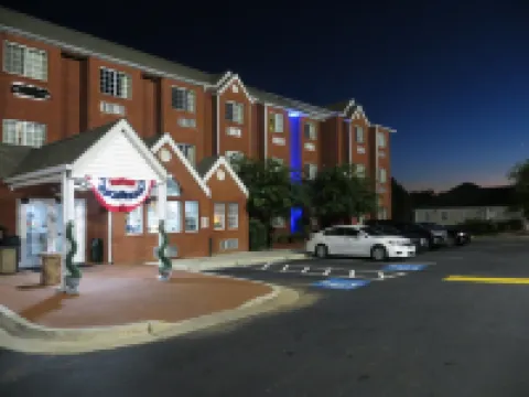 Microtel Inn & Suites by Wyndham Stockbridge/Atlanta I-75 Hotels in Henry County