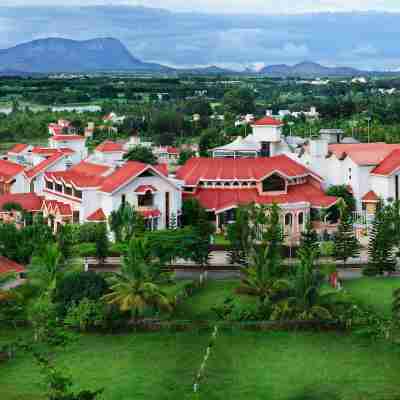 Aldovia Resort & Convention Hotel Exterior