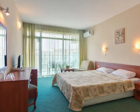 Hotel L&B- Free Parking Hotels in Nesebar