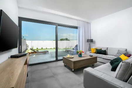 5Star Villa Harmony w Heated Pool, Gym, Spa, Sauna