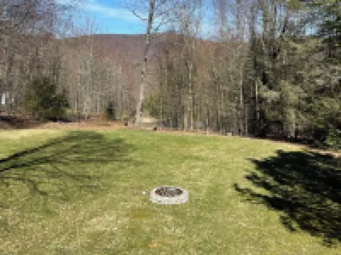 Remarkable Views at Cabin -SUV-Truck-Suggested No Pets Hotels in Colchester