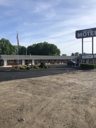 Dav-Ed Motel Отели в г. Ashtabula County