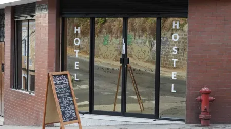 Ukuku Hostel & Rooftop - Quito Отели рядом с достопримечательностью «Парк Ла Каролина Иньякито»