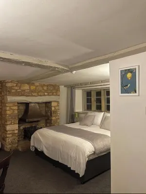 Red Lion Tavern Hotel di Broadway