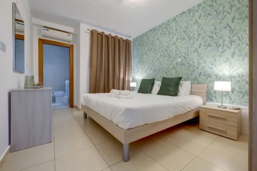 Sliema Tigne Suites - Beach